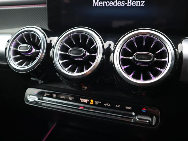 MERCEDES-BENZ GLB Photo 24