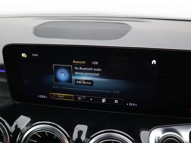 MERCEDES-BENZ GLB Photo 27