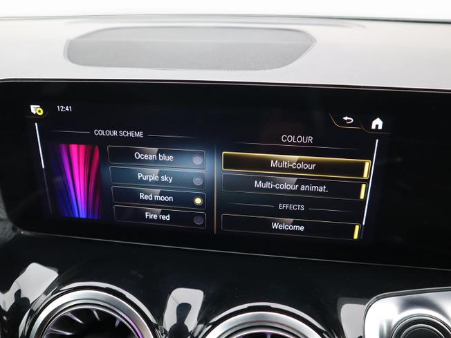 MERCEDES-BENZ GLB Photo 29