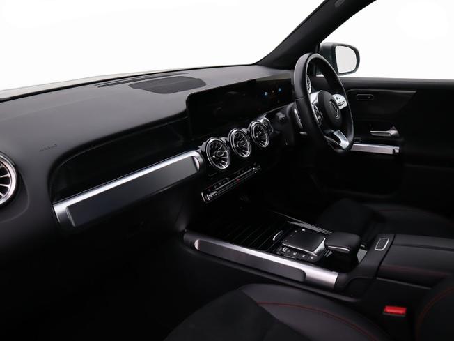 MERCEDES-BENZ GLB Photo 3