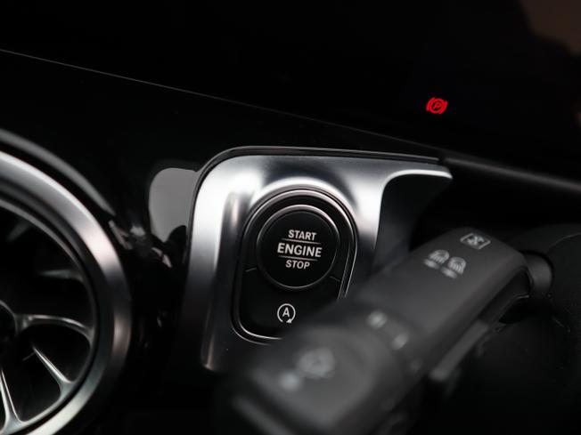MERCEDES-BENZ GLB Photo 38