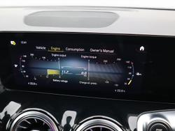 MERCEDES-BENZ GLB Photo 4