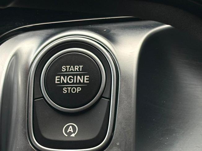 MERCEDES-BENZ GLB Photo 28