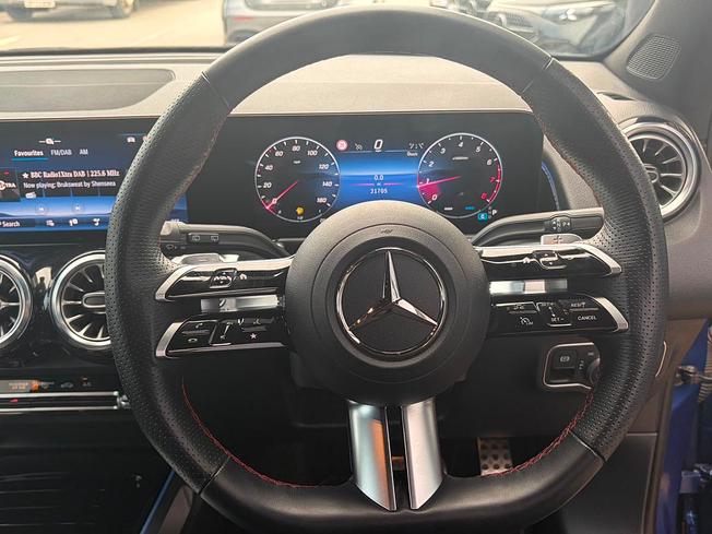 MERCEDES-BENZ GLB Photo 31