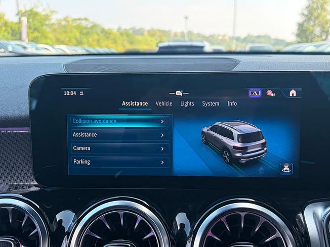 MERCEDES-BENZ GLB Photo 5