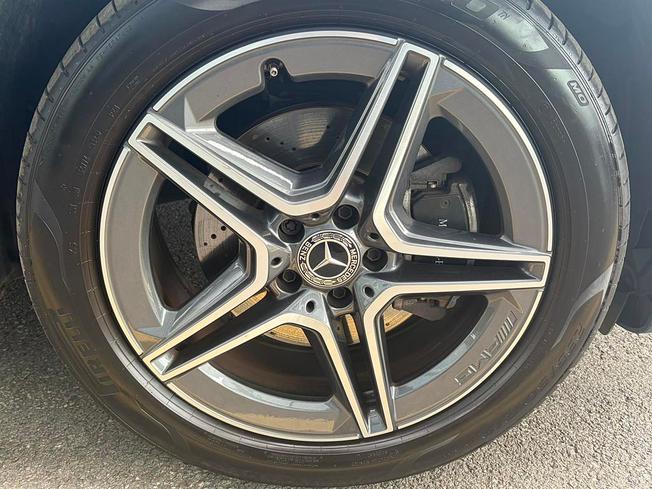 MERCEDES-BENZ GLB Photo 6
