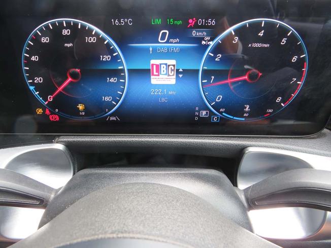 MERCEDES-BENZ GLB Photo 33