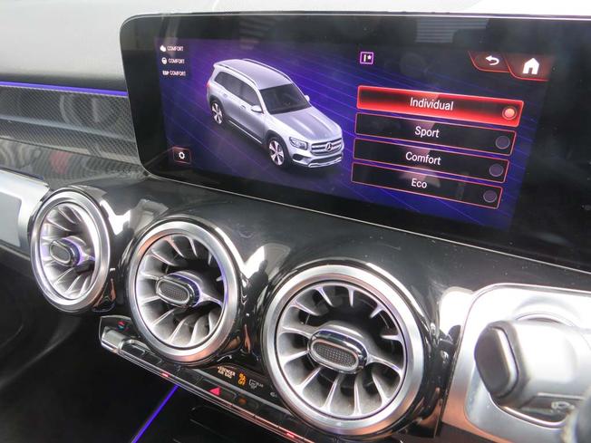 MERCEDES-BENZ GLB Photo 46