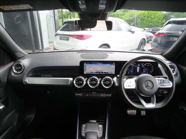 MERCEDES-BENZ GLB Photo 5