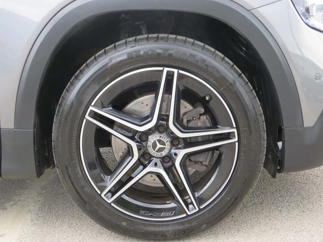 MERCEDES-BENZ GLB Photo 6