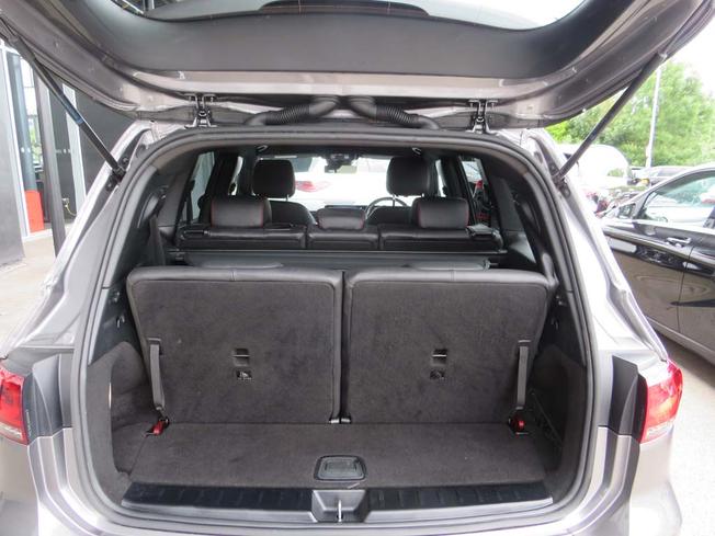 MERCEDES-BENZ GLB Photo 9