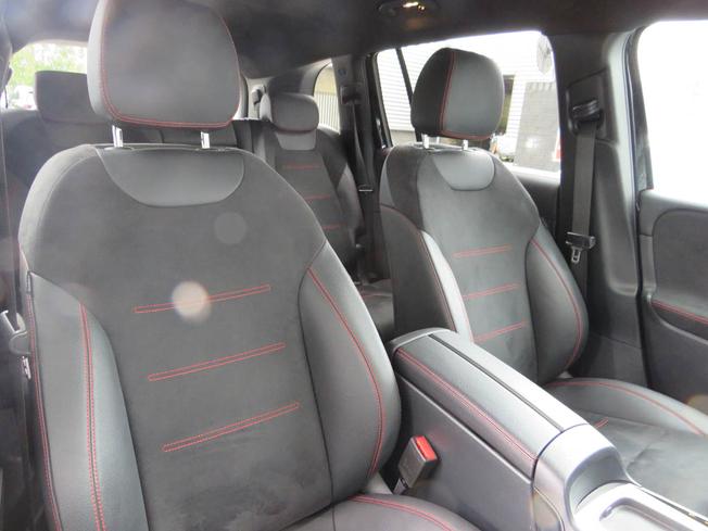 MERCEDES-BENZ Glb Photo 13