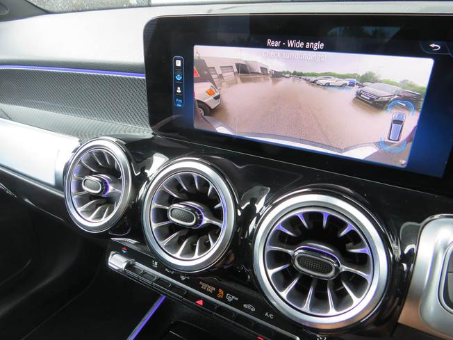 MERCEDES-BENZ Glb Photo 19