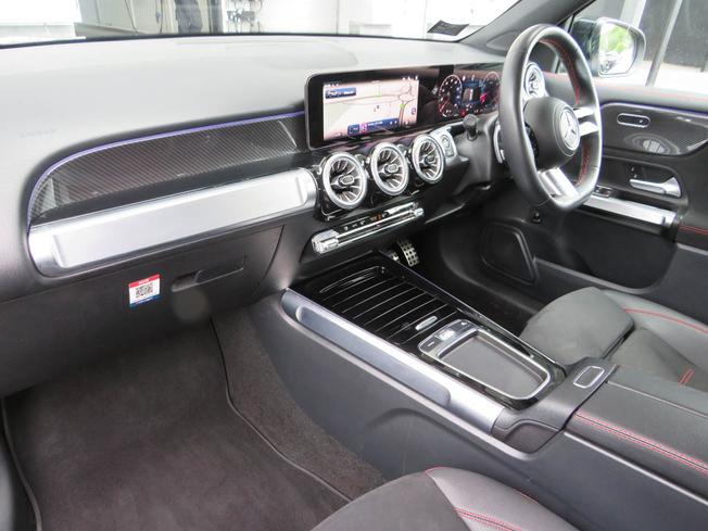 MERCEDES-BENZ Glb Photo 3