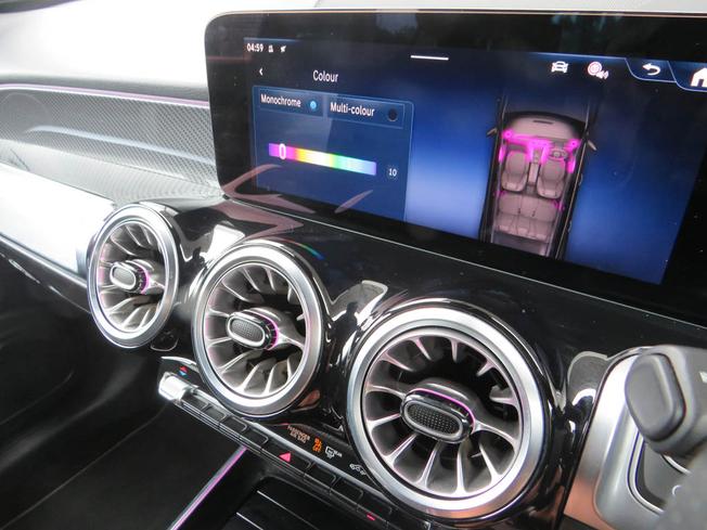 MERCEDES-BENZ Glb Photo 34