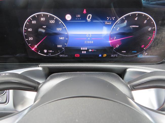 MERCEDES-BENZ Glb Photo 4