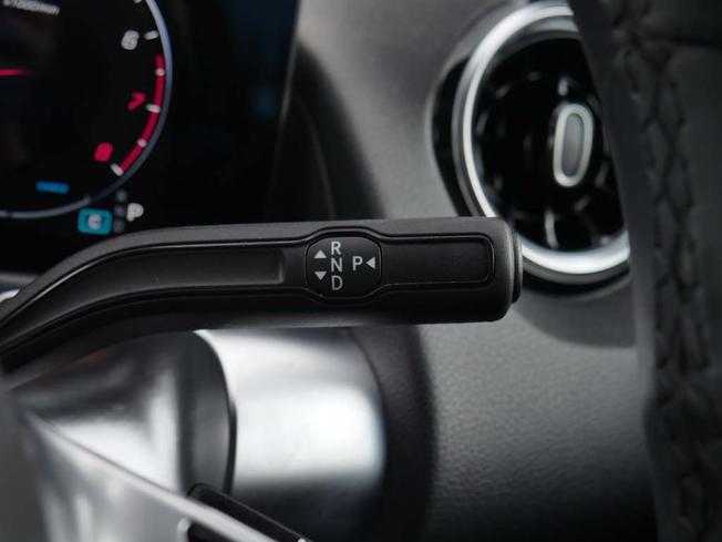 MERCEDES-BENZ GLB Photo 15