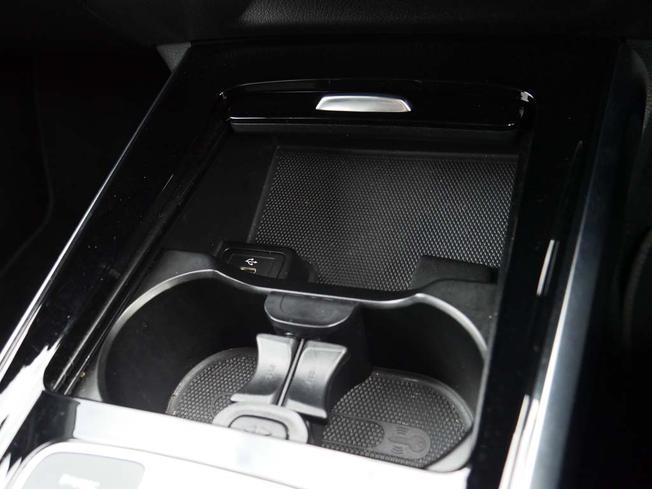 MERCEDES-BENZ GLB Photo 20