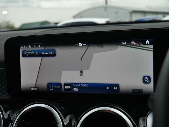 MERCEDES-BENZ GLB Photo 26