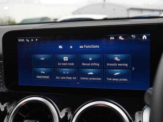 MERCEDES-BENZ GLB Photo 30