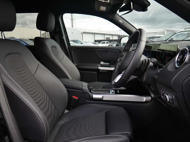 MERCEDES-BENZ GLB Photo 31