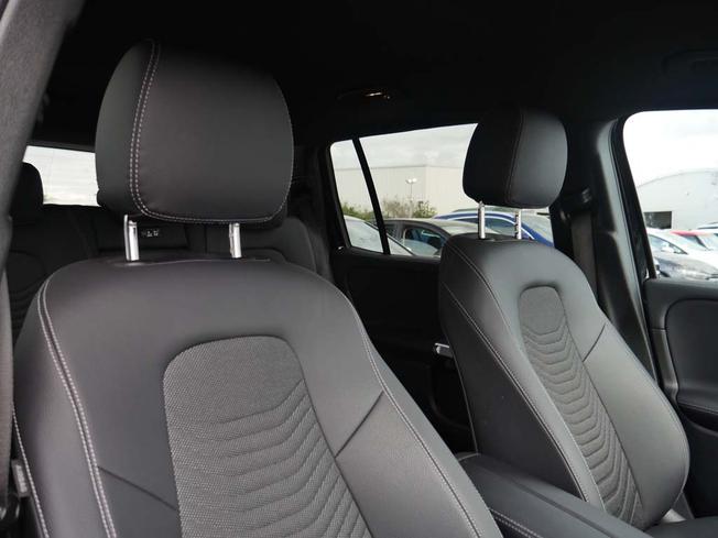 MERCEDES-BENZ GLB Photo 32