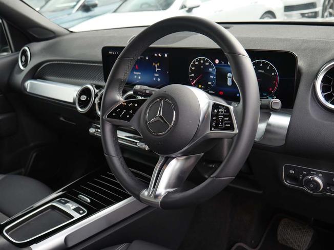 MERCEDES-BENZ GLB Photo 33