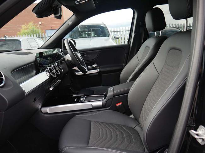 MERCEDES-BENZ GLB Photo 44