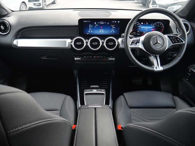 MERCEDES-BENZ GLB Photo 5