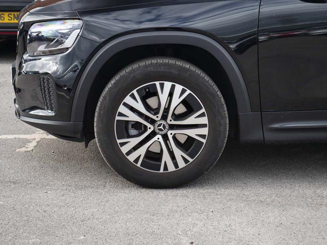 MERCEDES-BENZ GLB Photo 6