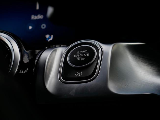 MERCEDES-BENZ GLB Photo 19