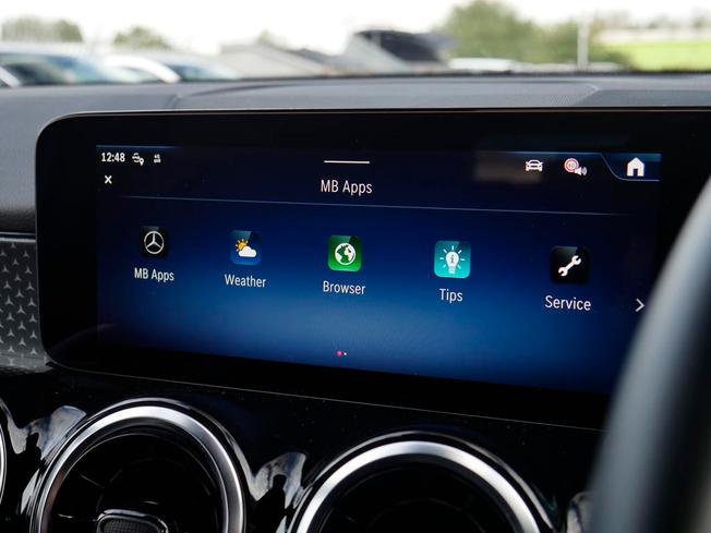 MERCEDES-BENZ GLB Photo 27
