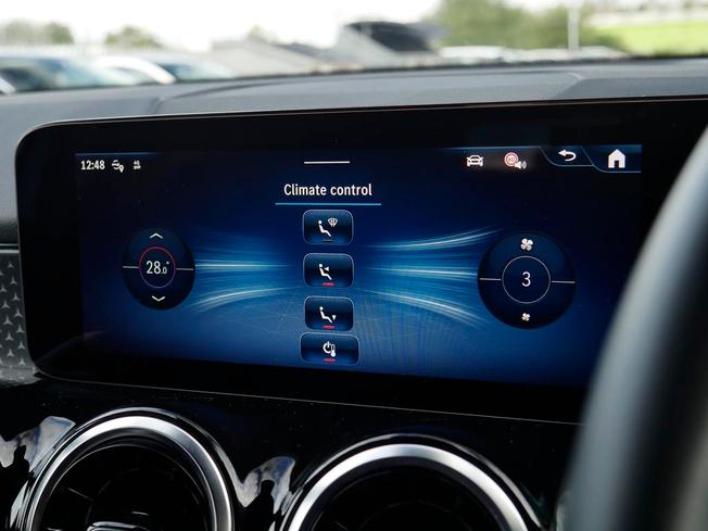 MERCEDES-BENZ GLB Photo 28