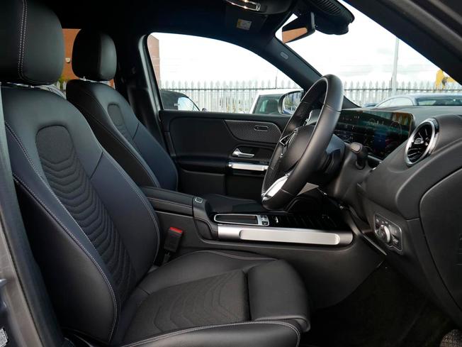 MERCEDES-BENZ GLB Photo 34