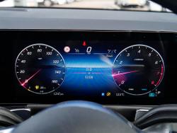 MERCEDES-BENZ GLB Photo 4