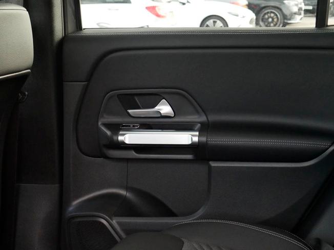 MERCEDES-BENZ GLB Photo 41