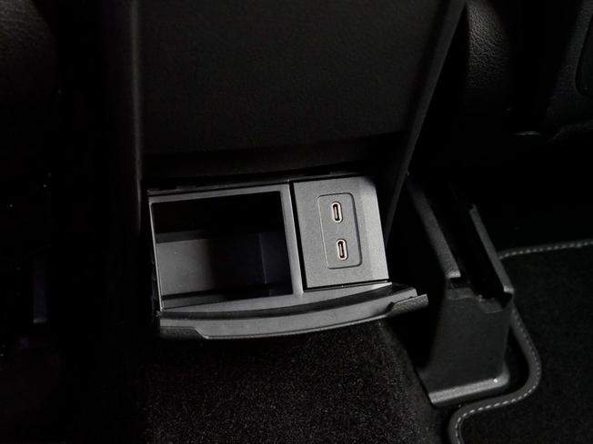 MERCEDES-BENZ GLB Photo 42