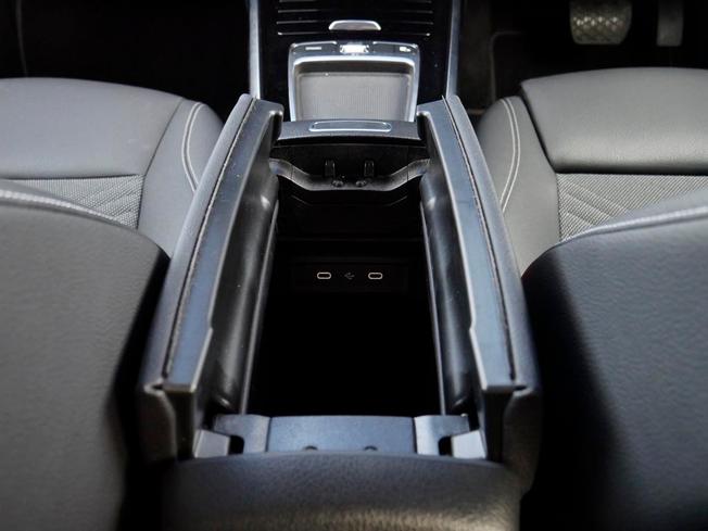 MERCEDES-BENZ GLB Photo 47