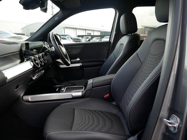 MERCEDES-BENZ GLB Photo 48