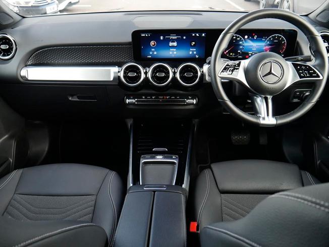 MERCEDES-BENZ GLB Photo 5