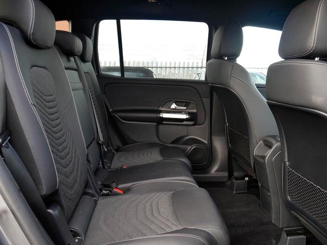 MERCEDES-BENZ GLB Photo 8
