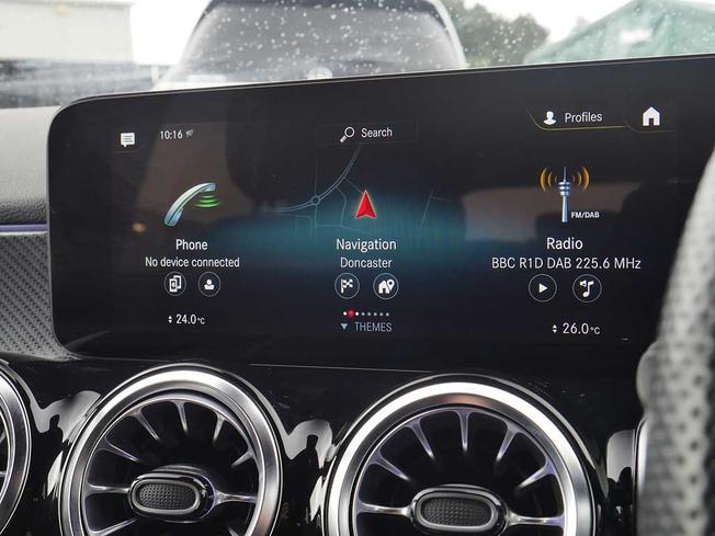 MERCEDES-BENZ GLB Photo 20