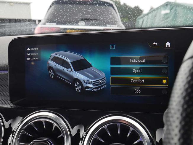 MERCEDES-BENZ GLB Photo 27