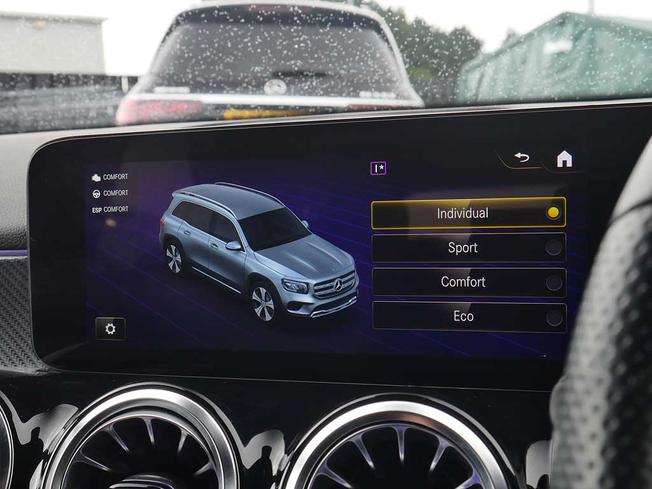 MERCEDES-BENZ GLB Photo 29