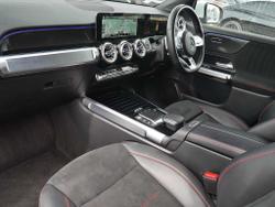 MERCEDES-BENZ GLB Photo 3