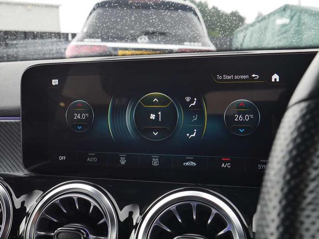 MERCEDES-BENZ GLB Photo 31