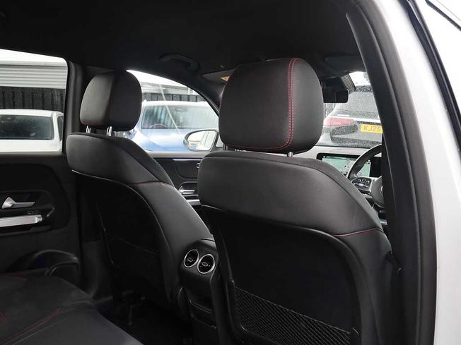 MERCEDES-BENZ GLB Photo 35
