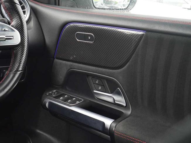 MERCEDES-BENZ GLB Photo 42