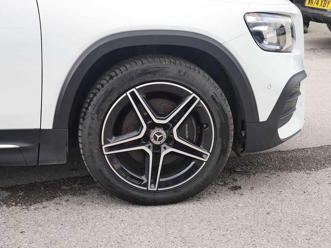MERCEDES-BENZ GLB Photo 6