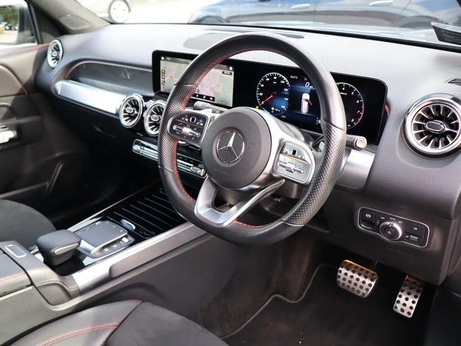MERCEDES-BENZ GLB Photo 15